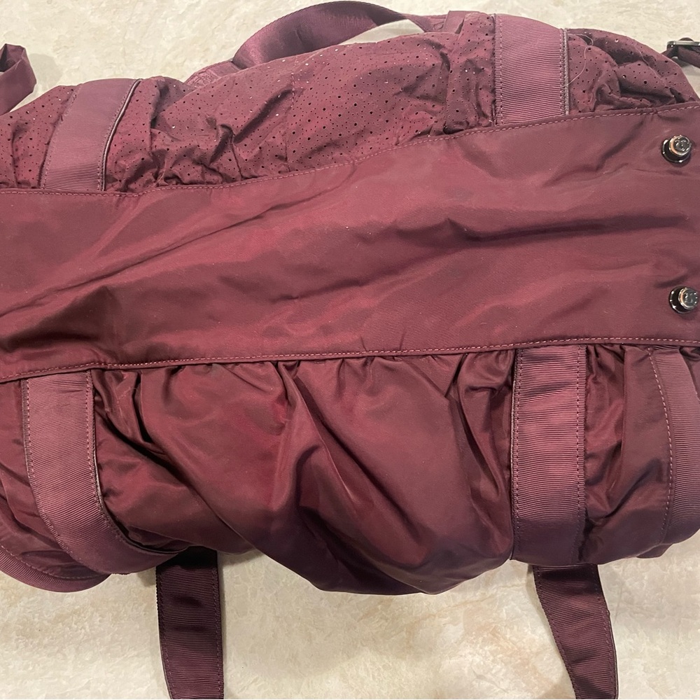 Lululemon Athletica Maroon Travel Bag - Picture 5 of 6